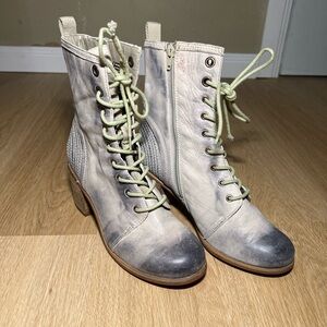 Seychelles Gray Distress Leather Ankle Zip Lace Up Boots